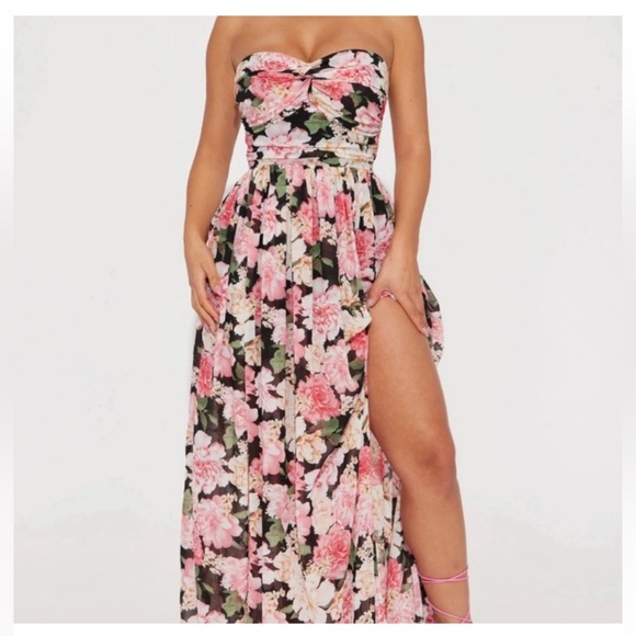Fashion Nova Dresses & Skirts - NWT Fashion Nova Strapless Floral Maxi Dress